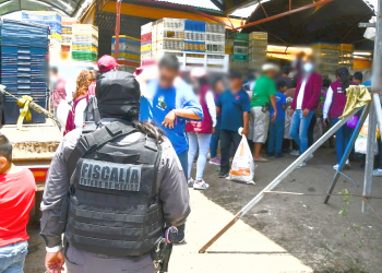 Reparten a población perecederos incautados en Operativo Liberación