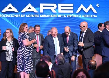 Rafael Marín Mollinedo inaugura el 85° Congreso Nacional de Agentes Aduanales de la CAAAREM