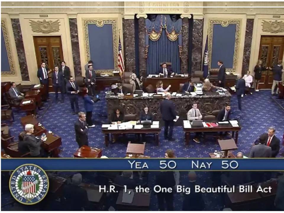 Polémica reforma fiscal de Trump: ¡Senado de EU la aprueba por un voto!