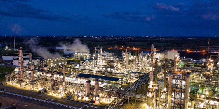 Retos de PEMEX: Petroquímica y Reservas