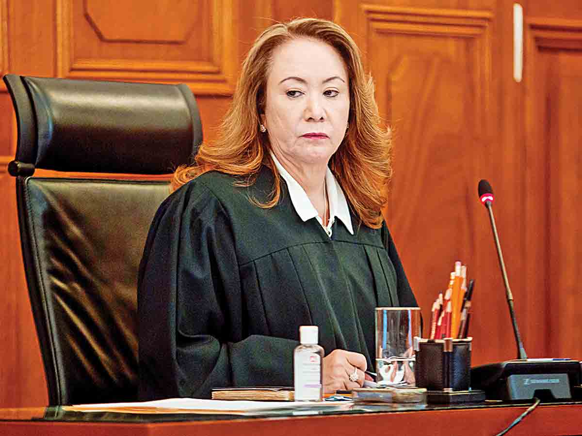 Yasmín Esquivel Mossa
