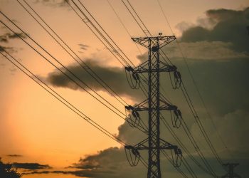 Creció consumo eléctrico cuatro veces la transmisión