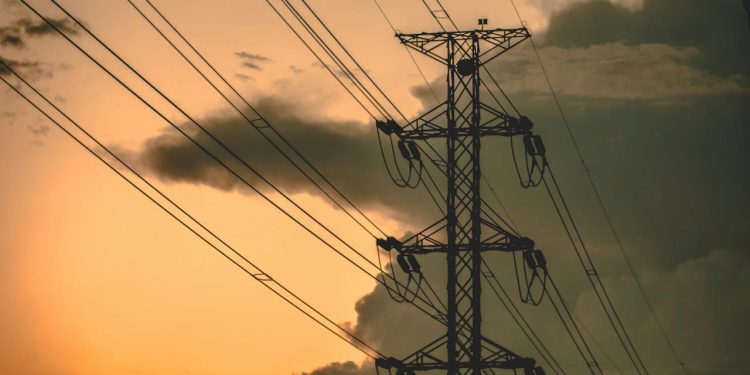 Creció consumo eléctrico cuatro veces la transmisión