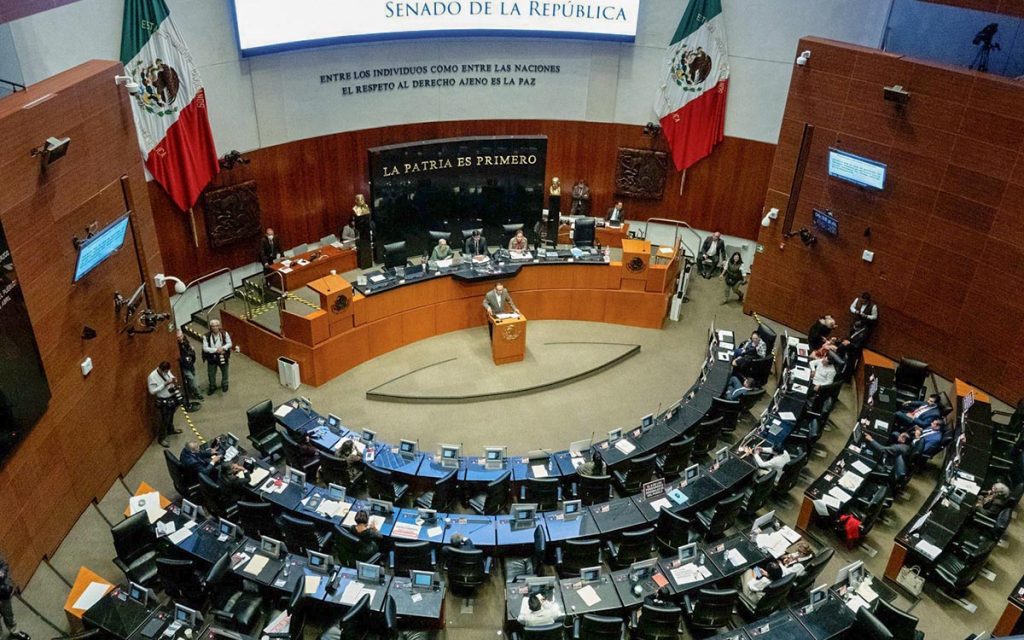 ¿Qué funcionarios participaron en la reunión con Hacienda?