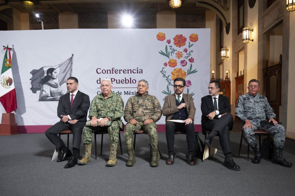 Sheinbaum critica uso político del asesinato de Carlos Manzo por parte de la oposición