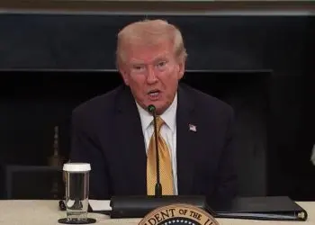 Trump amaga con ataques por tierra a cárteles