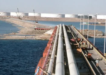 Bloqueo de Ormuz impulsa oleoductos alternativos