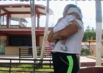 PAN propone ampliar licencia de maternidad a un año