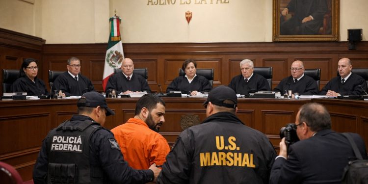 Ricardo Anaya cita criterios SCJN sobre detención con fines de extradición