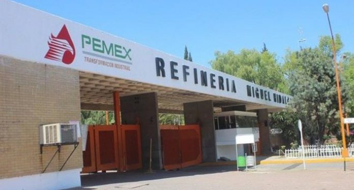 PEMEX retrasa obras clave