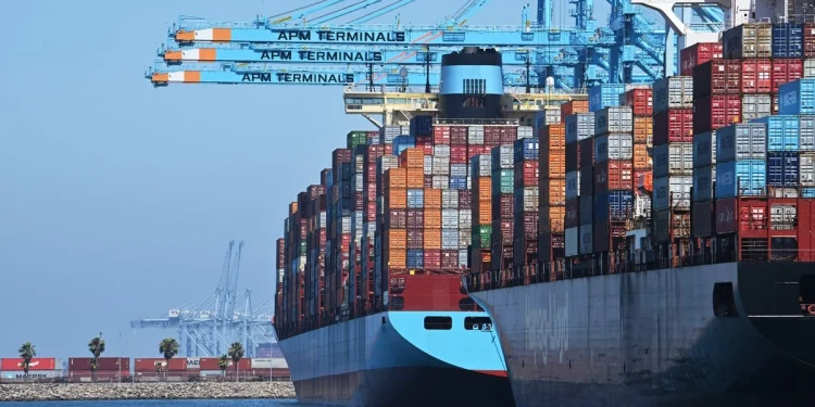 Tribunal de Comercio Internacional falla contra aranceles de 10% de Trump