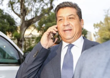 Juez vinculan a proceso por amparos a Cabeza de Vaca