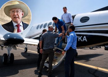 Ken Salazar responde a Sheinbaum