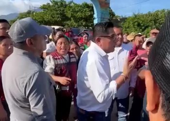 Militantes expulsan a dirigente de Morena en Veracruz