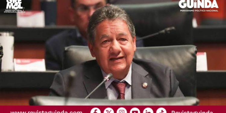 Higinio Martínez en la presidencia del Senado