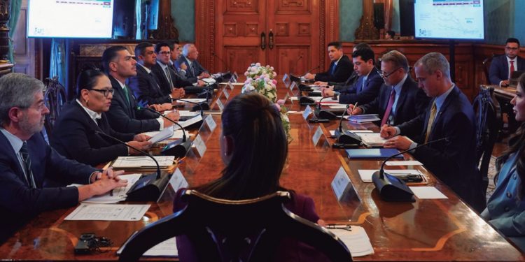 RELACIONES AL BORDE: CSP ENTRE DOS FUEGOS