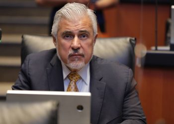 José Narro Céspedes acusa irregularidades en la encuesta