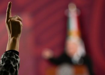 El periodismo y los medios abrazan a una oposición fantasmagórica: Sueñan con volver al pasado