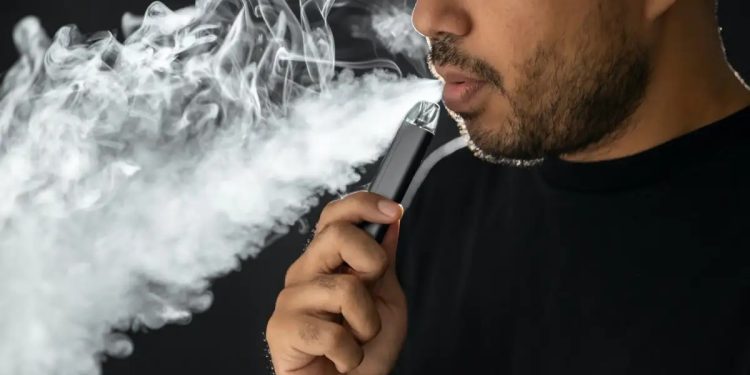 VAPEADORES Y CIGARRILLOS ELECTRÓNICOS, NADA FRENA SU VENTA ILÍCITA