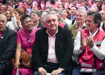 Lo nuevo que viene de lo viejo: SomosMX y el reacomodo del sistema político mexicano