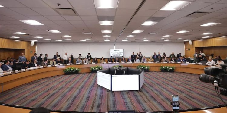 Ley del ISR 2027: Diputados avanzan con topes a deducciones