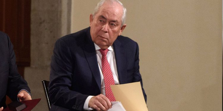 renuncia de Leonel Cota